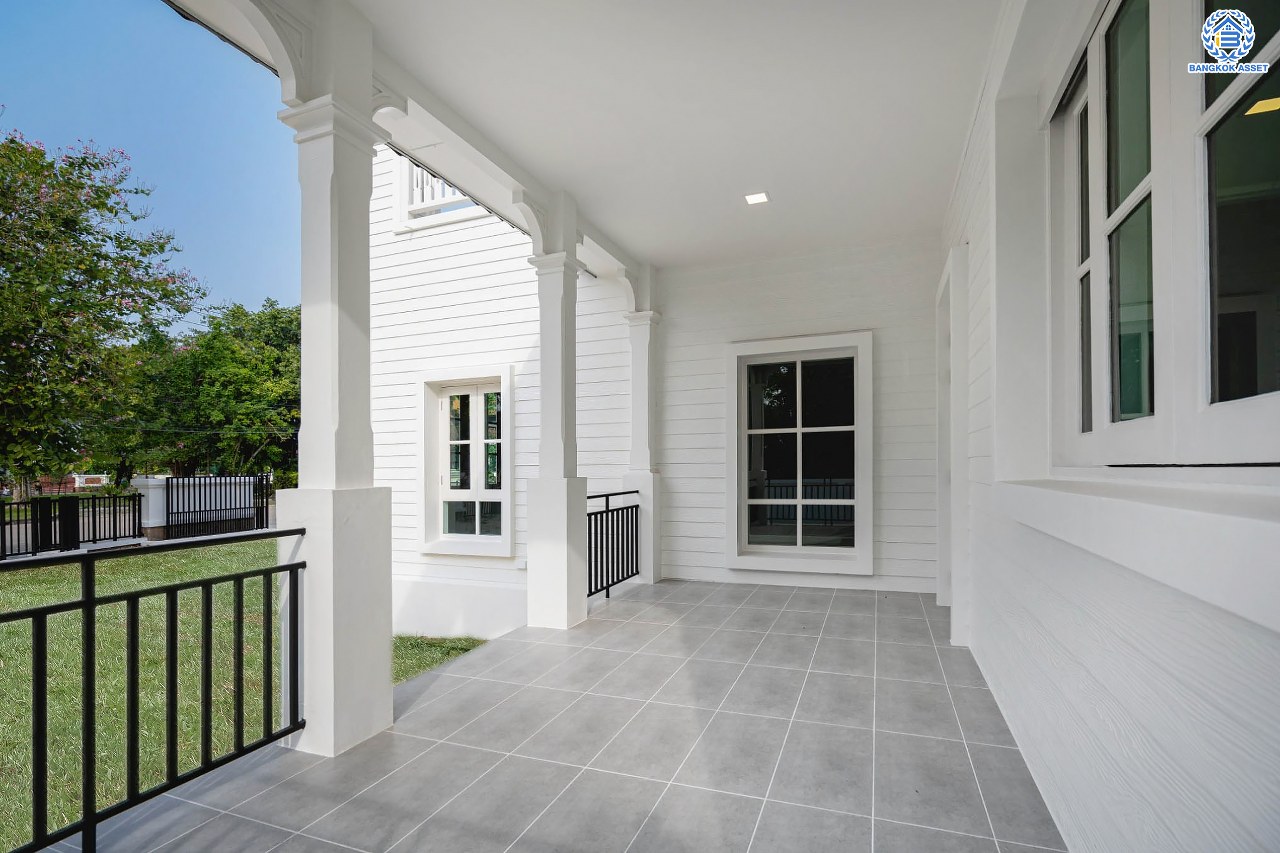 บ้านมือสองตกแต่งใหม่ โครงการ ลัดดารมย์ เพชรเกษม69 ตกแต่งหรูหราดีไซน์สุด Classic วิวสวนสาธารณะ ใกล้ส่วนกลาง บนเนื้อที่ 173.5 ตร.ว. ฟังก์ชันจัดเต็ม 4 ห้องนอน 4 ห้องน้ำ 1 ห้องอเนกประสงค์ 1 ห้องแม่บ้าน จอดรถได้ถึง 2 คัน บนทำเลศักยภาพ เชื่อมต่อหลายเส้นทาง ใกล้เดอะมอลล์บางแค จุดขึ้นทางด่วน "กาญจนาภิเษก" และรถไฟฟ้าสายสีน้ำเงิน "สถานีหลักสอง"